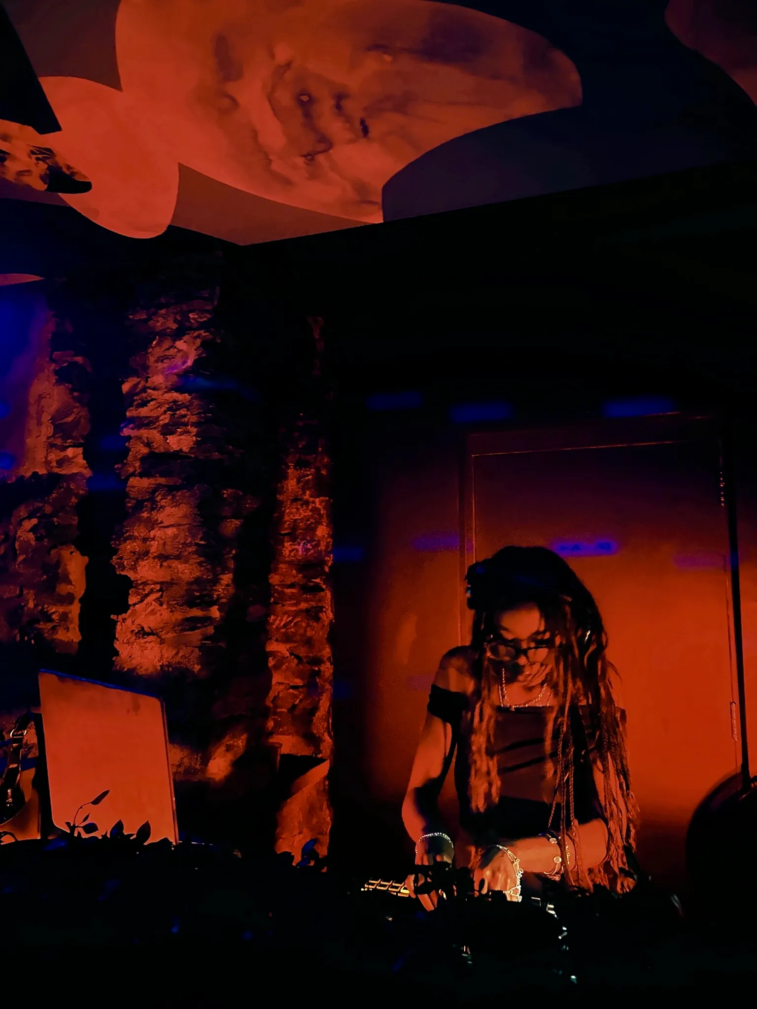 DJ AVA LEWIS
