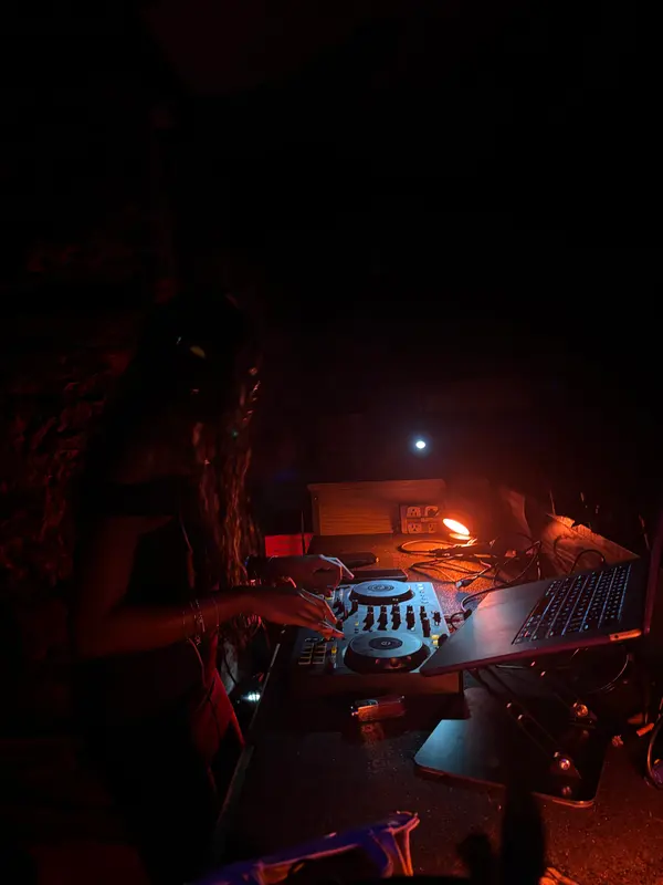 DJ AVA LEWIS